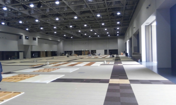 �ޤ��ϲ�쥹�߽Ф�����