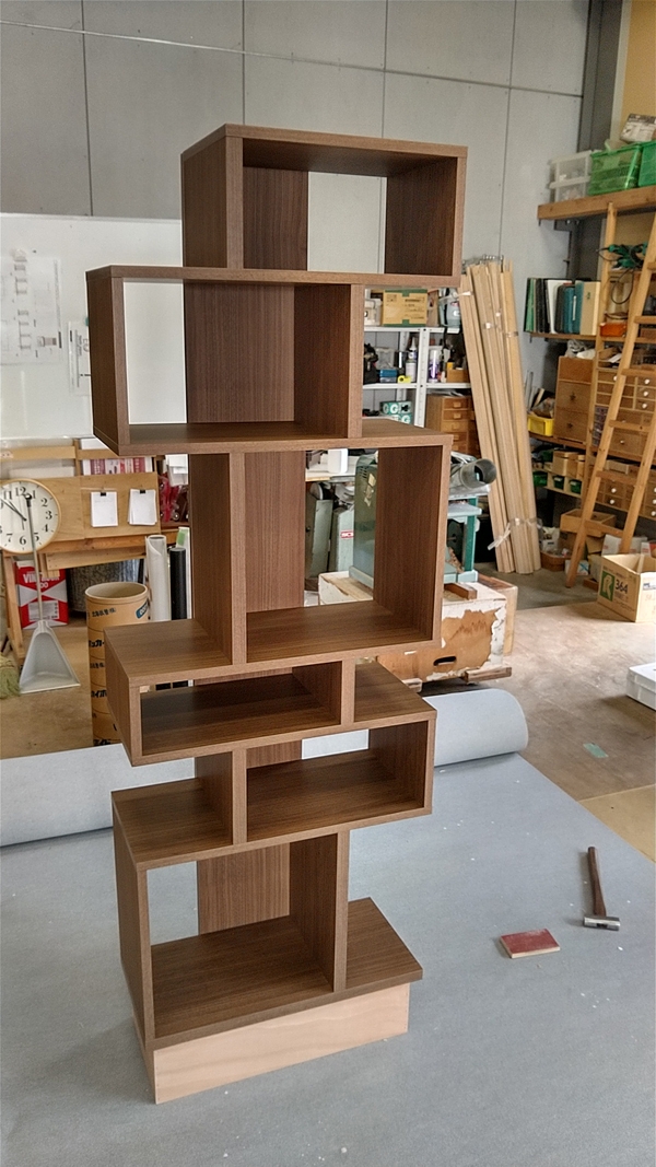 突然の什器追加